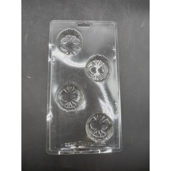 Lot of 8 Halloween Candy Trays – Silicone and Plastic – (Used) - Picture 4 of 10